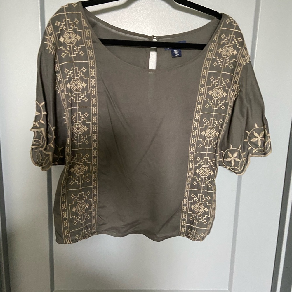 American Eagle Aztec print shirt